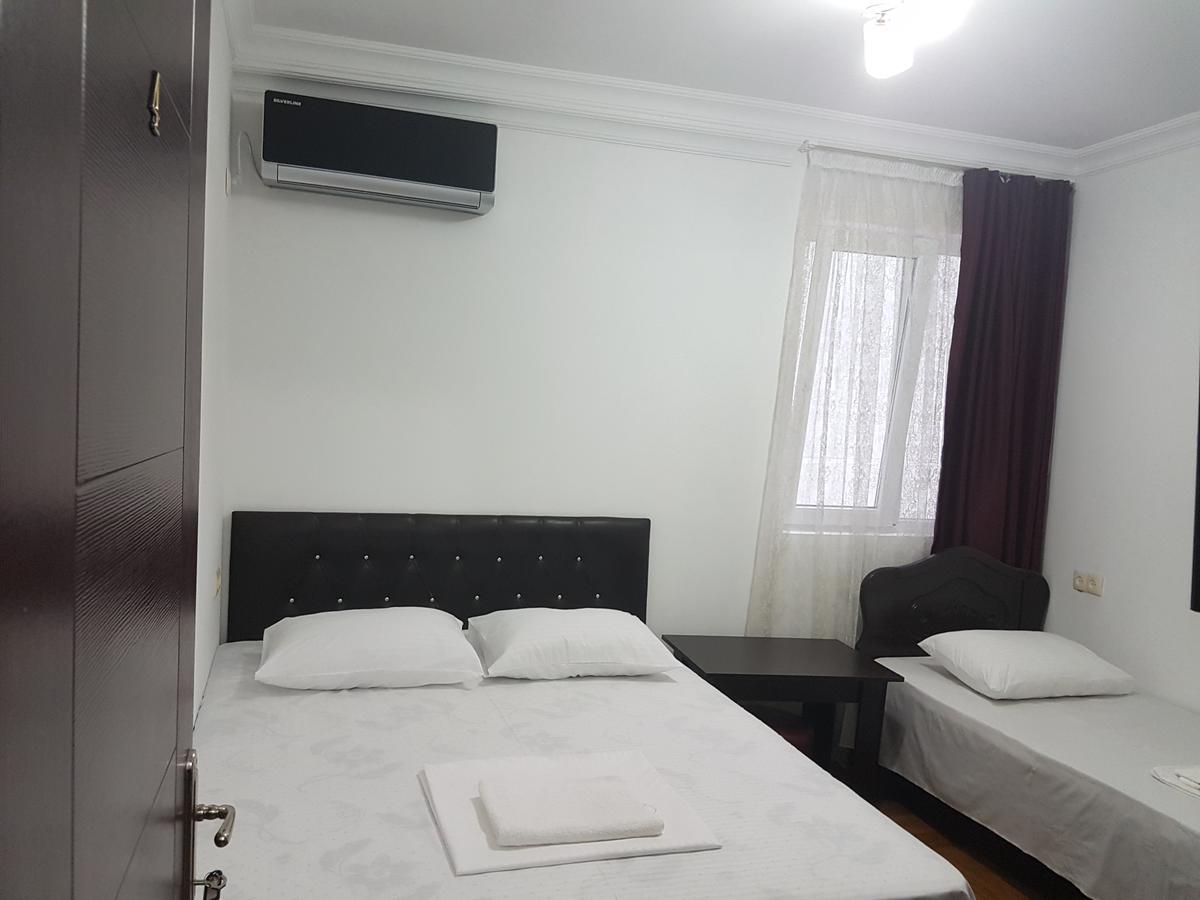 Pheria Batumi Esterno foto