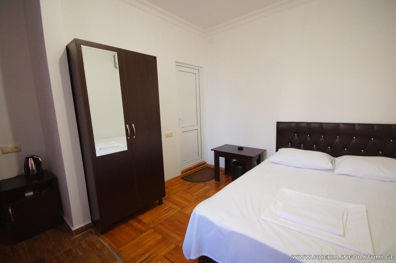 Pheria Batumi Esterno foto